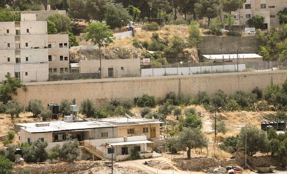 इसराइली कार्रवाई से, क़ाबिज़ पश्चिमी तट में फ़लस्तीनियों के लिए कठिन हालात